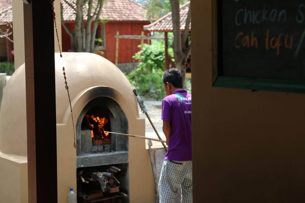 Biru Meno Beach Bungalows Gili Meno Bagian luar foto
