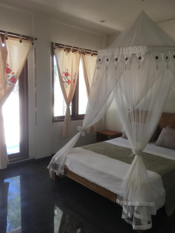 Biru Meno Beach Bungalows Gili Meno Bagian luar foto