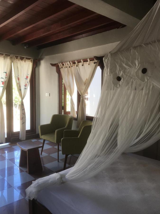 Biru Meno Beach Bungalows Gili Meno Bagian luar foto