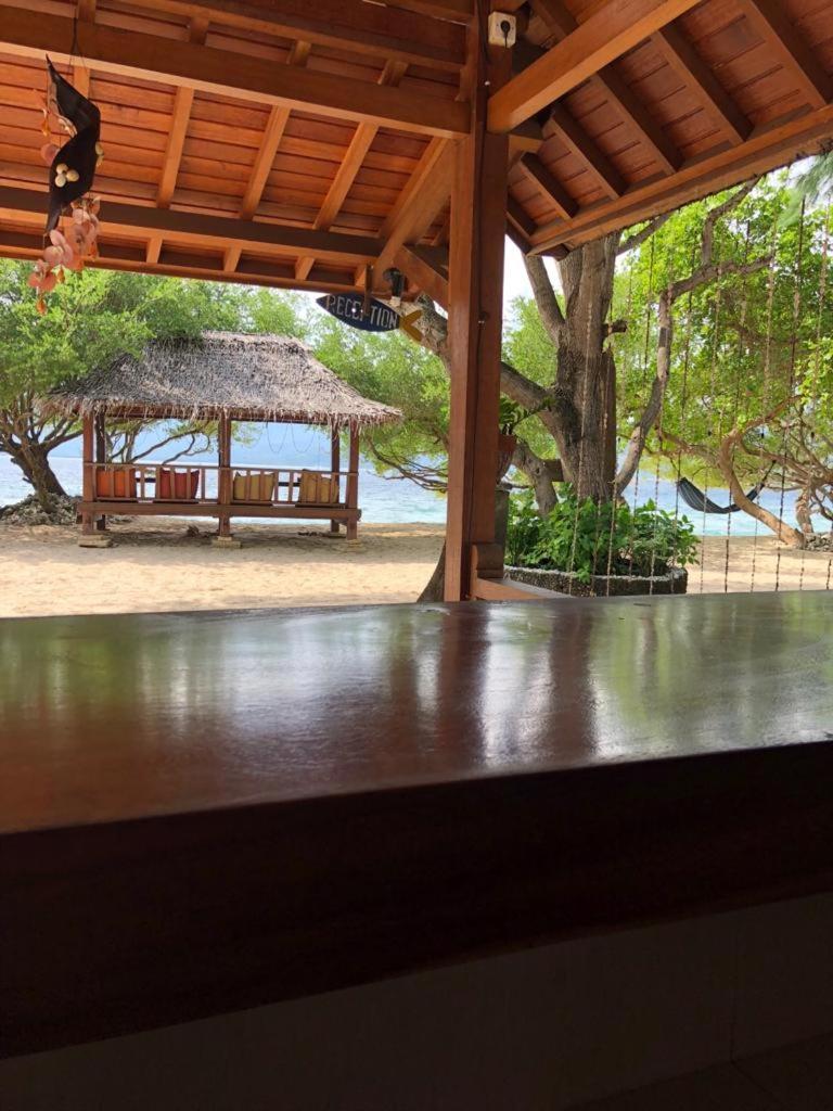 Biru Meno Beach Bungalows Gili Meno Bagian luar foto